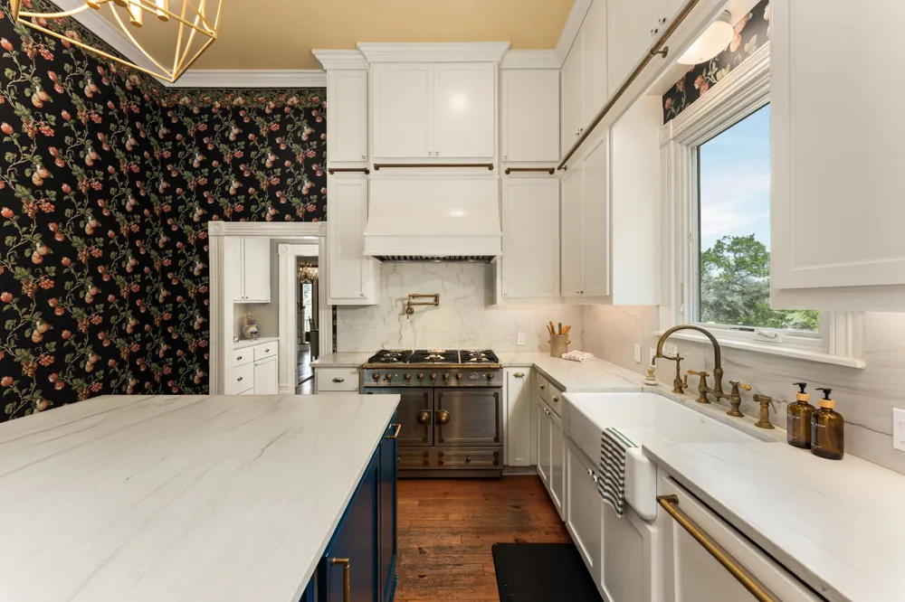 3409 Gatlin Creek Road Dripping Springs, TX 78620