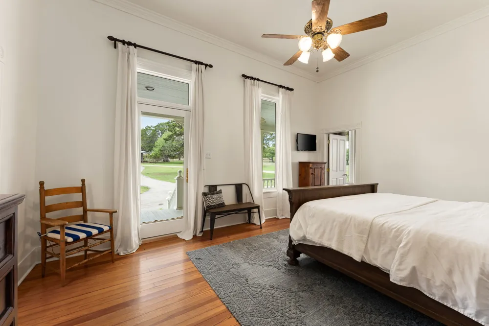 3409 Gatlin Creek Road Dripping Springs, TX 78620