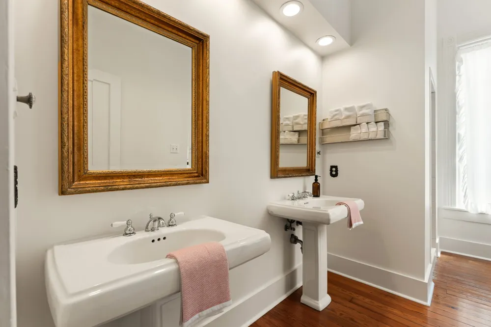 3409 Gatlin Creek Road Dripping Springs, TX 78620