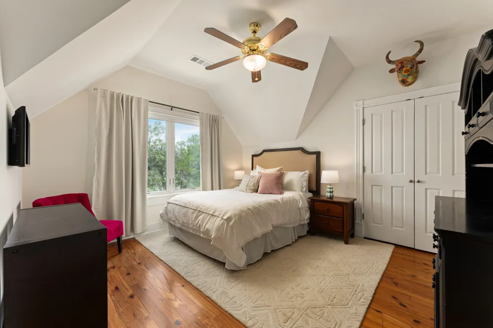 3409 Gatlin Creek Road Dripping Springs, TX 78620