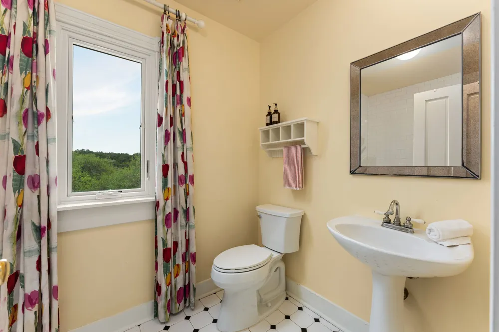 3409 Gatlin Creek Road Dripping Springs, TX 78620