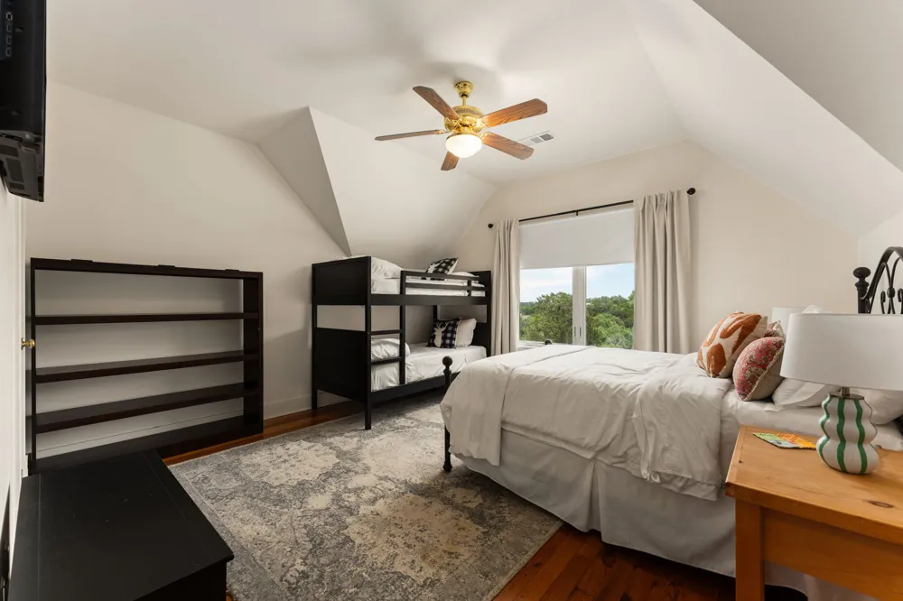 3409 Gatlin Creek Road Dripping Springs, TX 78620