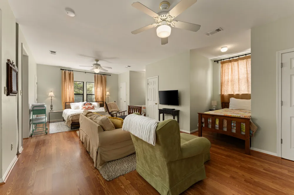 3409 Gatlin Creek Road Dripping Springs, TX 78620