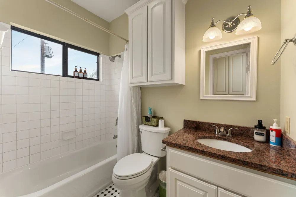 3409 Gatlin Creek Road Dripping Springs, TX 78620