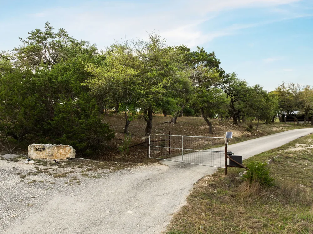 3409 Gatlin Creek Road Dripping Springs, TX 78620