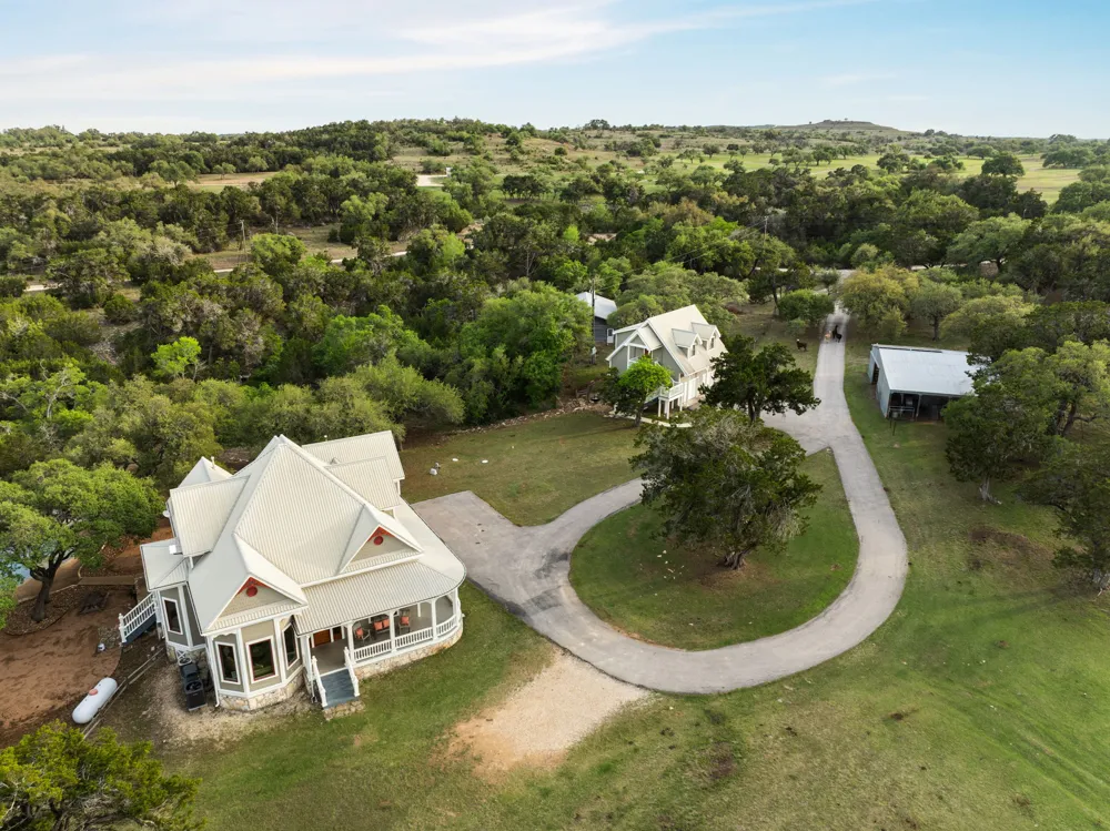 3409 Gatlin Creek Road Dripping Springs, TX 78620