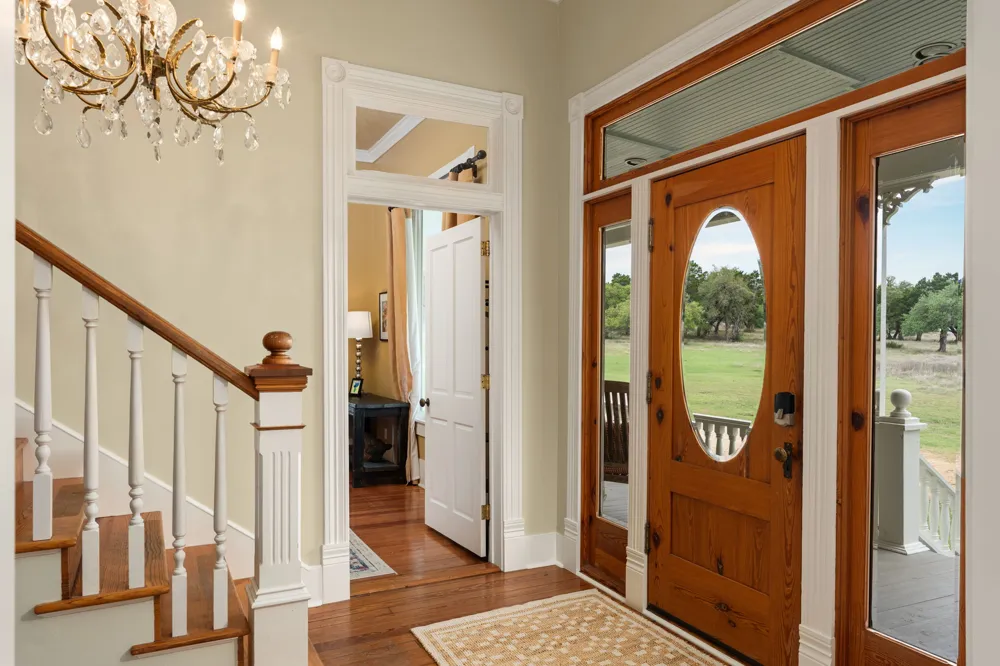 3409 Gatlin Creek Road Dripping Springs, TX 78620