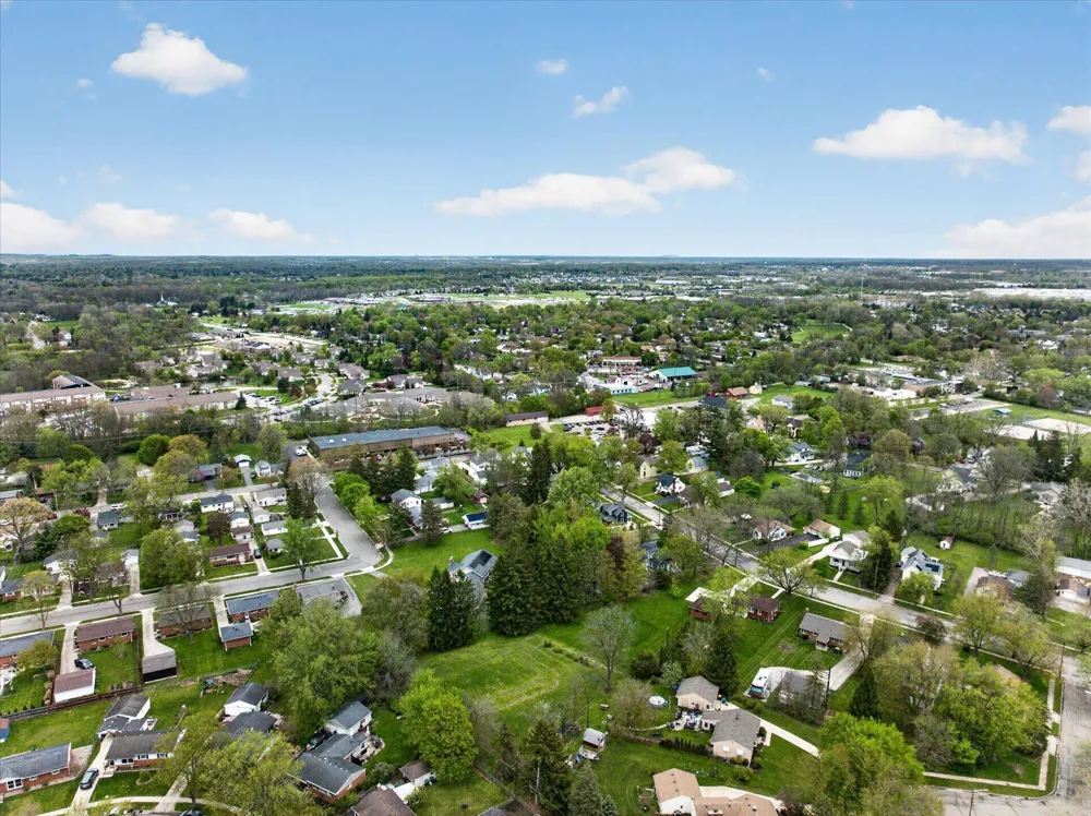 385 Hollywood Drive Saline, MI 48176