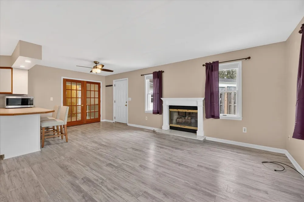 385 Hollywood Drive Saline, MI 48176