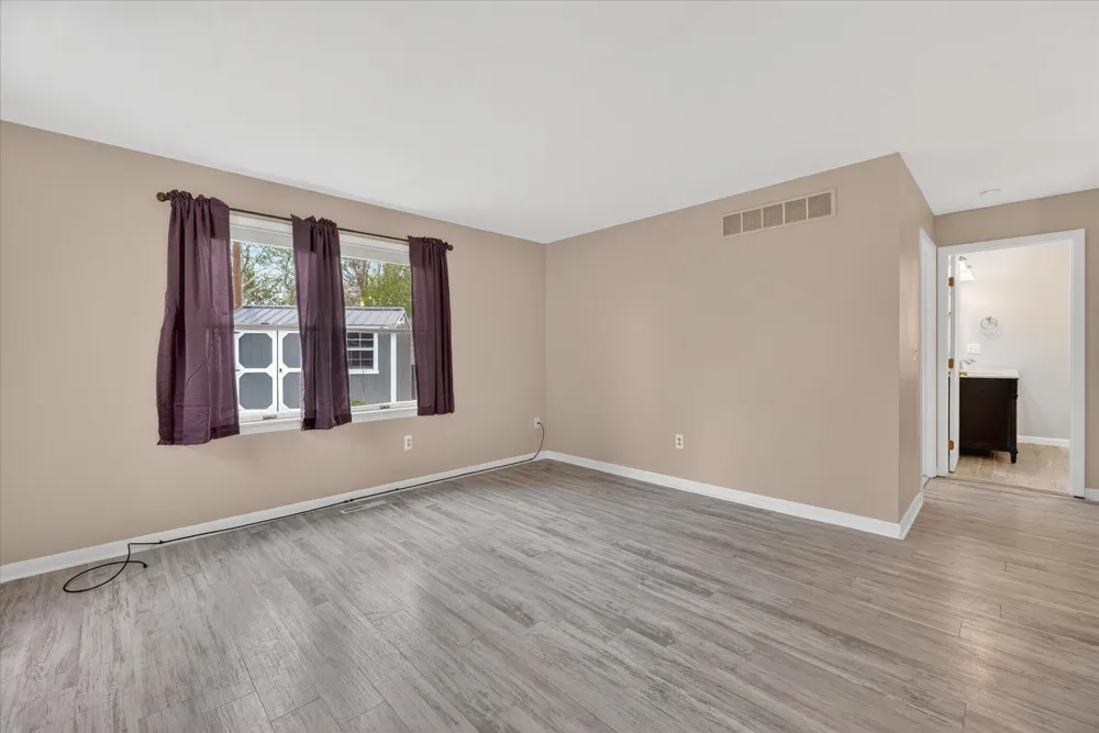 385 Hollywood Drive Saline, MI 48176