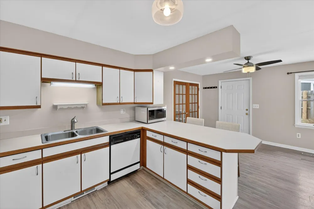 385 Hollywood Drive Saline, MI 48176