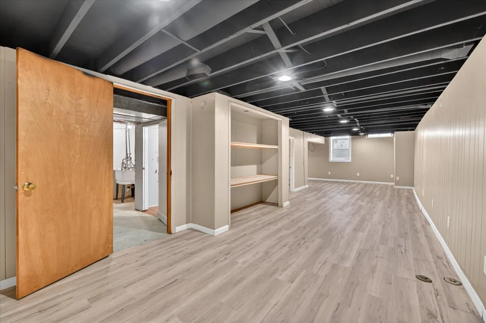 385 Hollywood Drive Saline, MI 48176