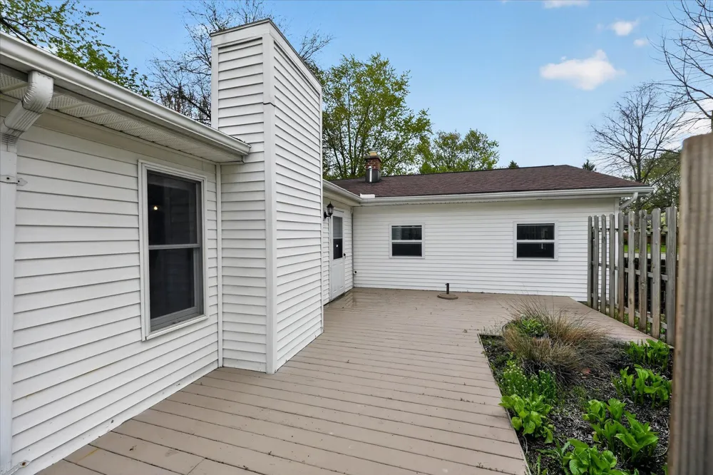 385 Hollywood Drive Saline, MI 48176
