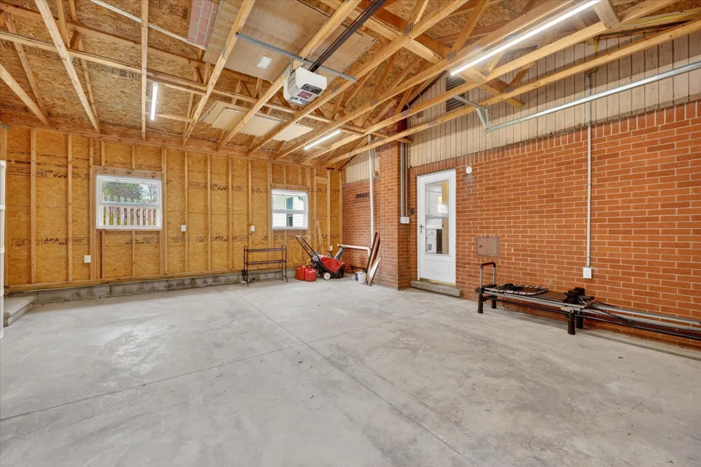 385 Hollywood Drive Saline, MI 48176