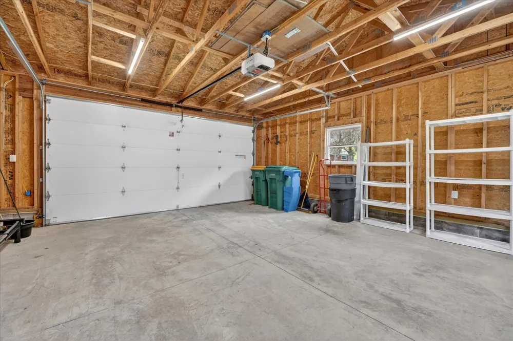 385 Hollywood Drive Saline, MI 48176