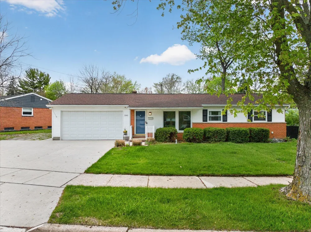 385 Hollywood Drive Saline, MI 48176