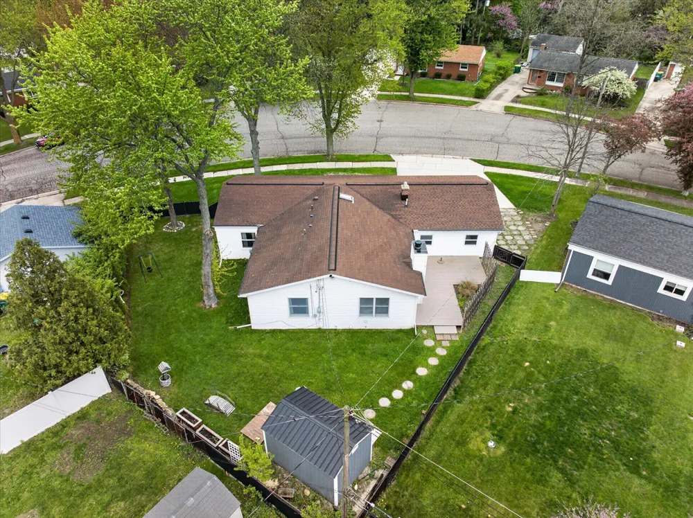 385 Hollywood Drive Saline, MI 48176