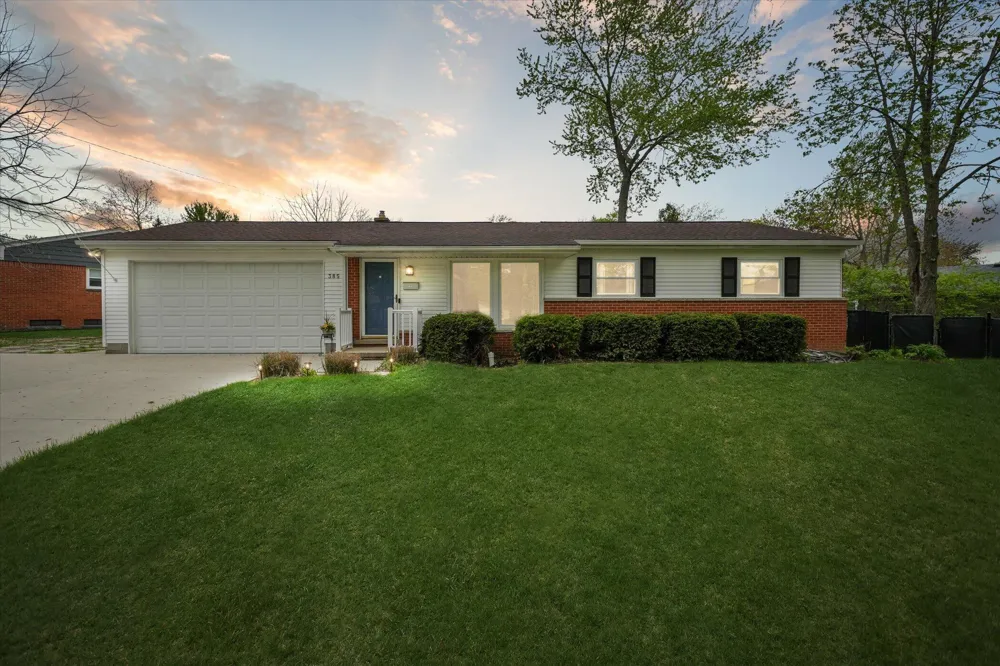 385 Hollywood Drive Saline, MI 48176