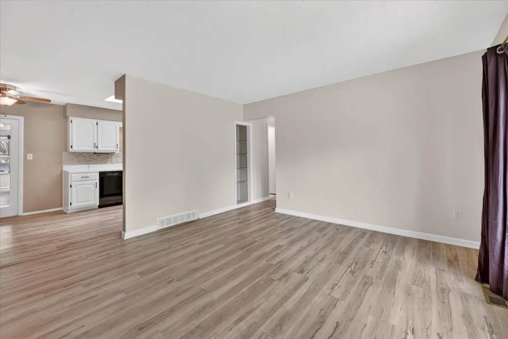385 Hollywood Drive Saline, MI 48176