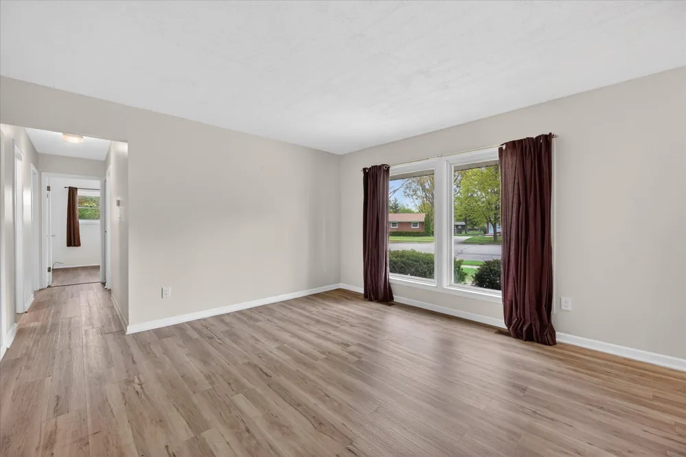 385 Hollywood Drive Saline, MI 48176