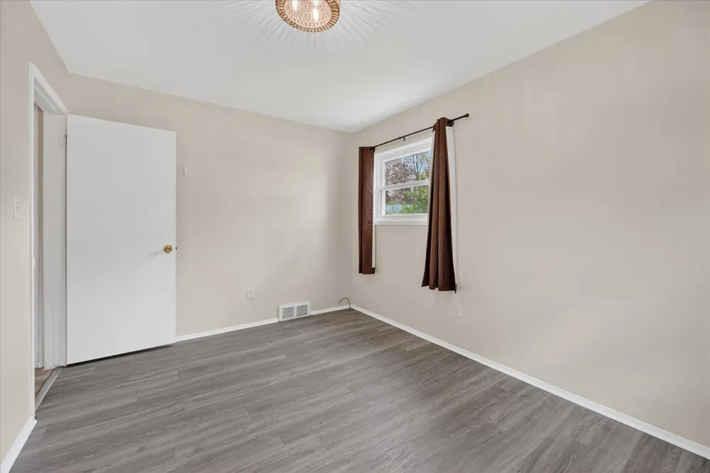 385 Hollywood Drive Saline, MI 48176