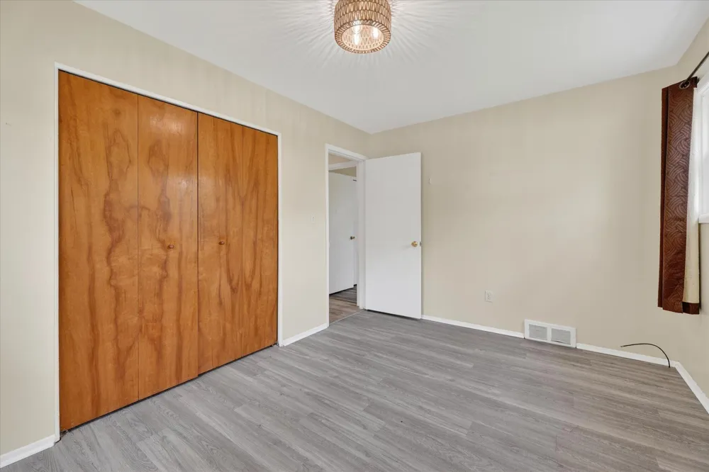 385 Hollywood Drive Saline, MI 48176