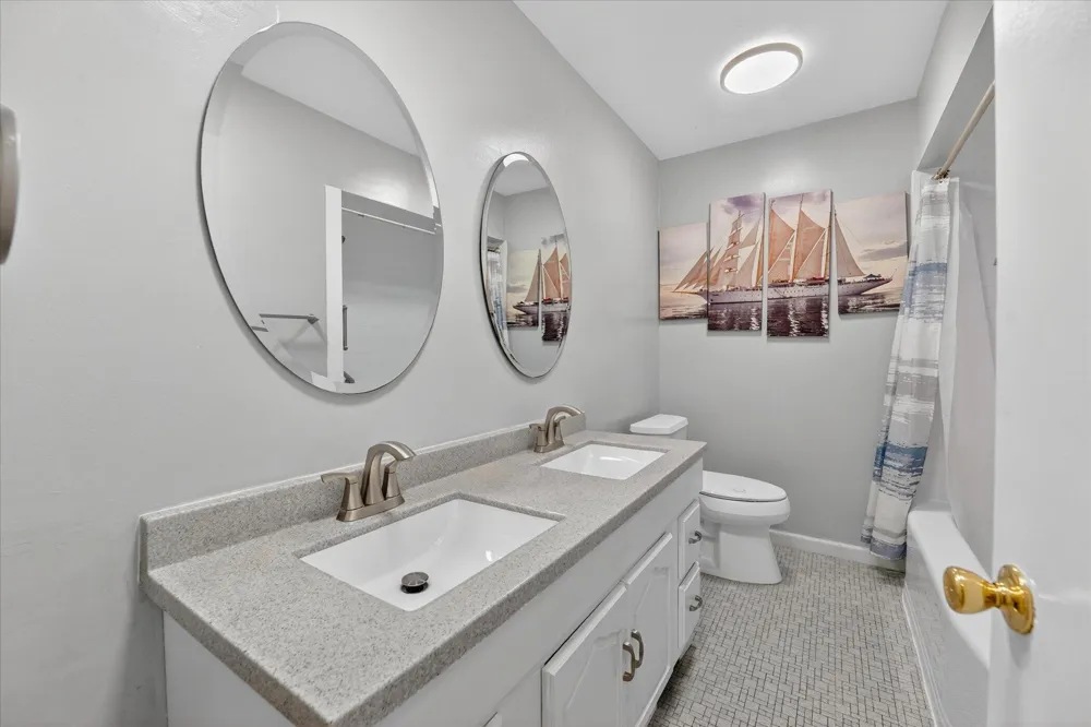 385 Hollywood Drive Saline, MI 48176