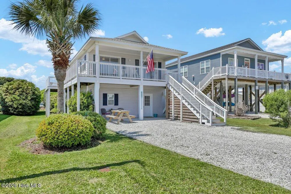 8007 8th Street Surf City, NC 28445