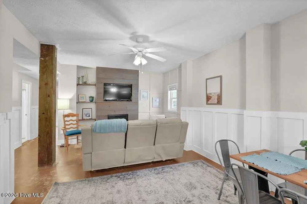 8007 8th Street Surf City, NC 28445