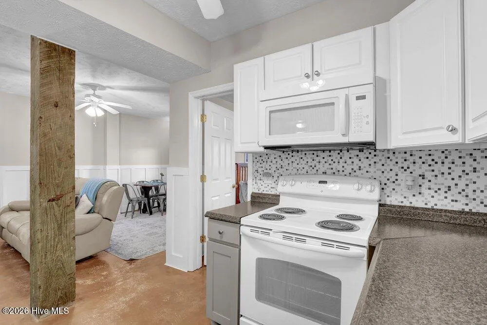 8007 8th Street Surf City, NC 28445
