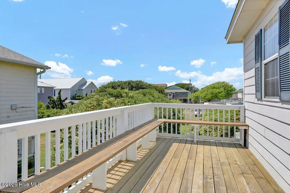 8007 8th Street Surf City, NC 28445