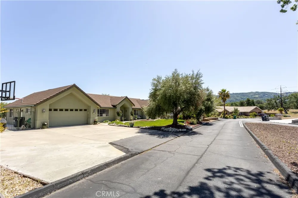 155 Eagle Creek Court Atascadero, CA 93422