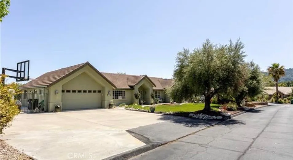155 Eagle Creek Court Atascadero, CA 93422