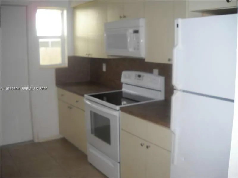 1040 92 ST #3 Bay Harbor Islands, FL 33154