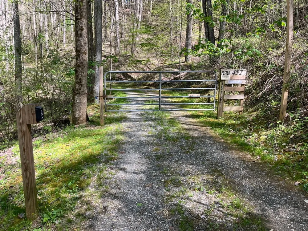 Crackin Chestnut Ln Sylva, NC 28779
