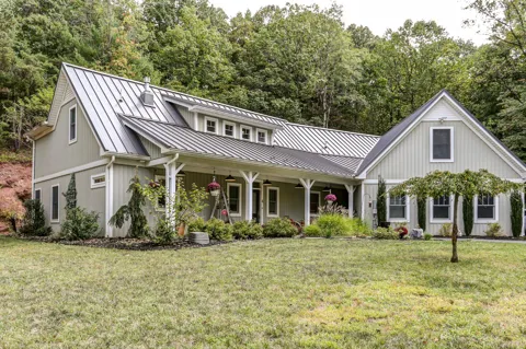 6 MAPLE GROVE ROAD