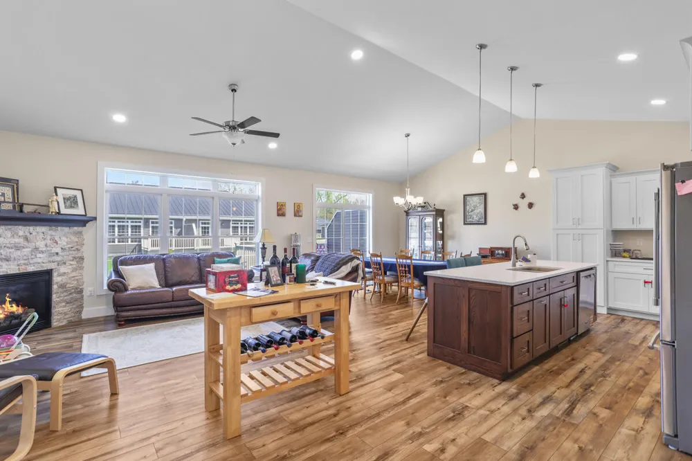 243 Auseon Court Hillsdale, MI 49242
