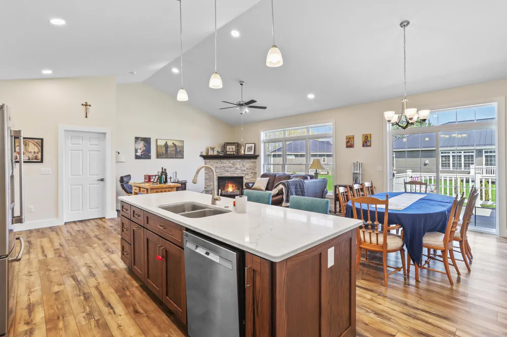 243 Auseon Court Hillsdale, MI 49242