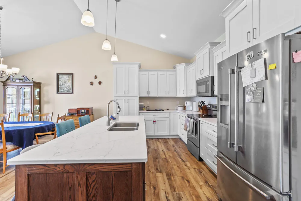 243 Auseon Court Hillsdale, MI 49242
