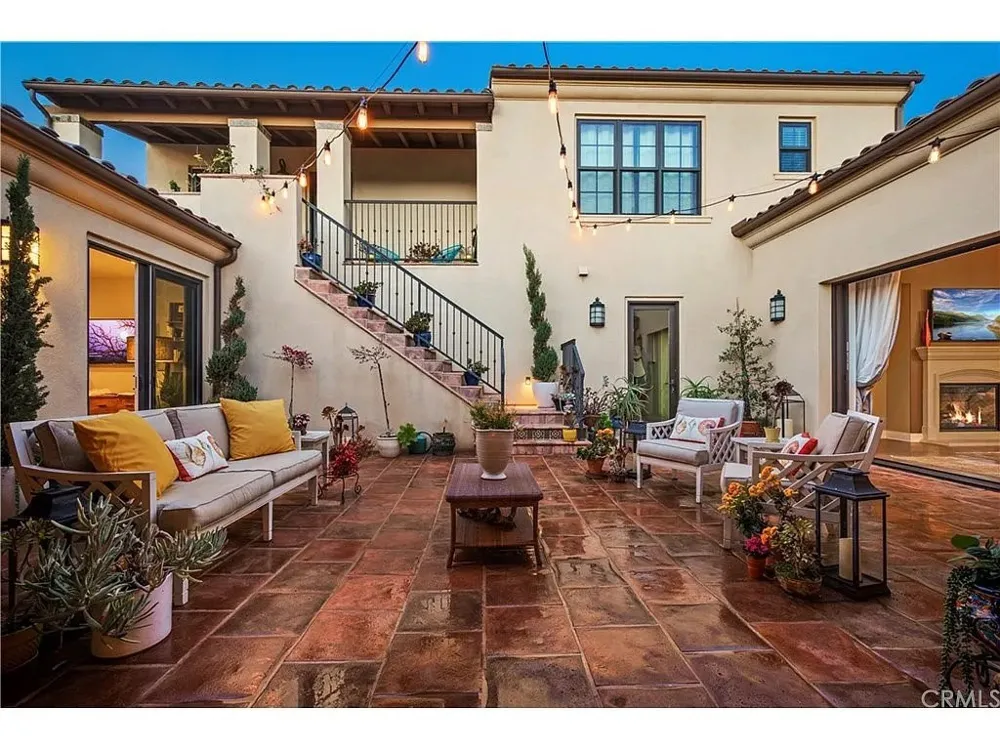 9 Paniolo Road Ladera Ranch, CA 92694