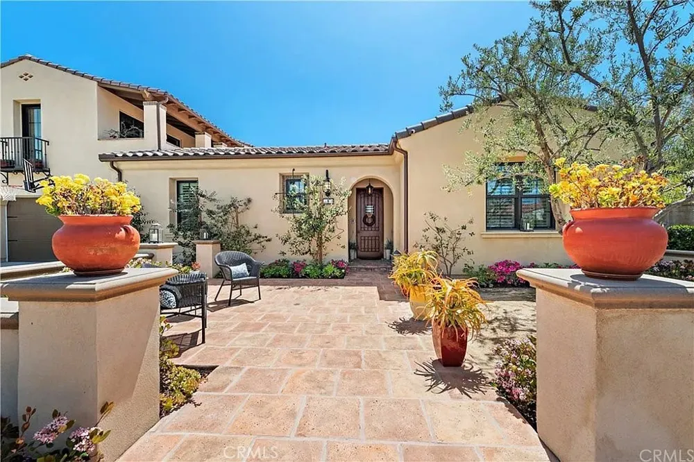 9 Paniolo Road Ladera Ranch, CA 92694