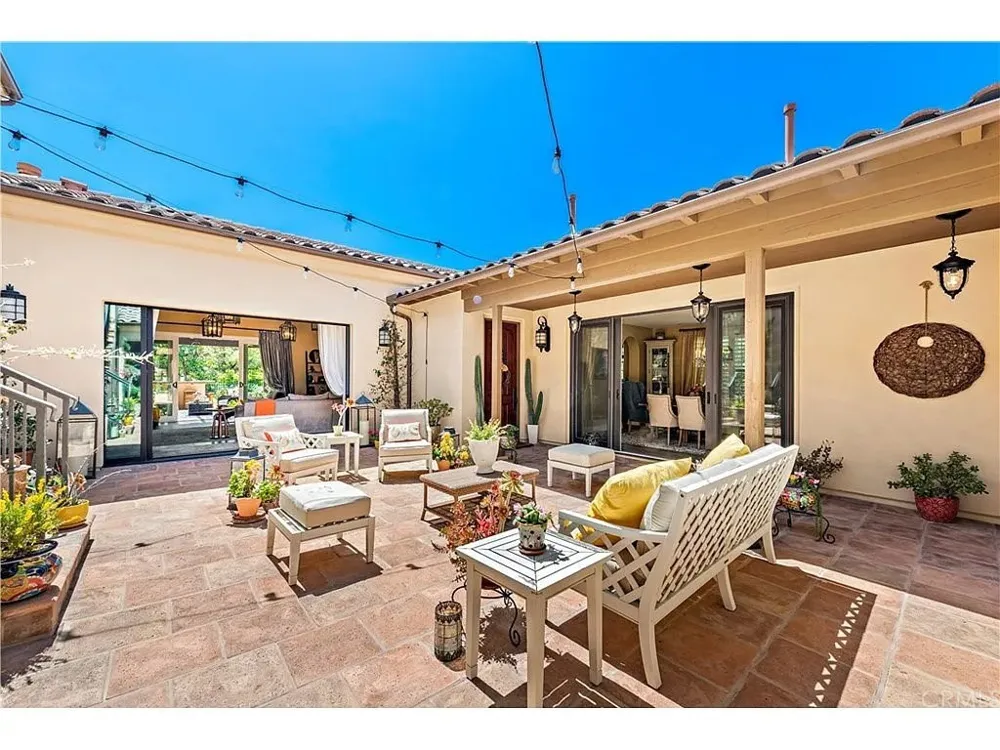 9 Paniolo Road Ladera Ranch, CA 92694