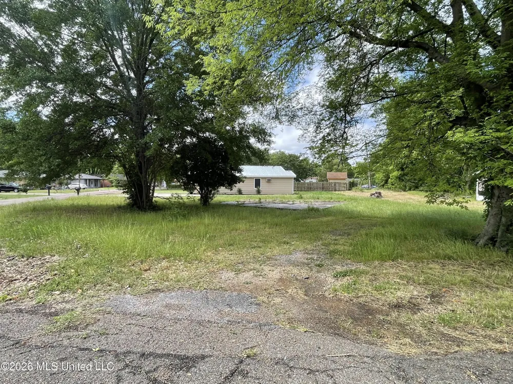 661 E Chatham Drive Greenville, MS 38701