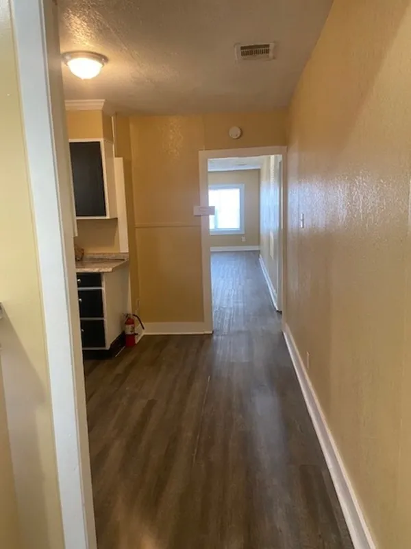 214 S Hackberry Avenue Luling, TX 78648