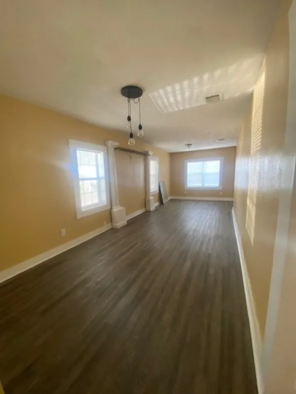 214 S Hackberry Avenue Luling, TX 78648