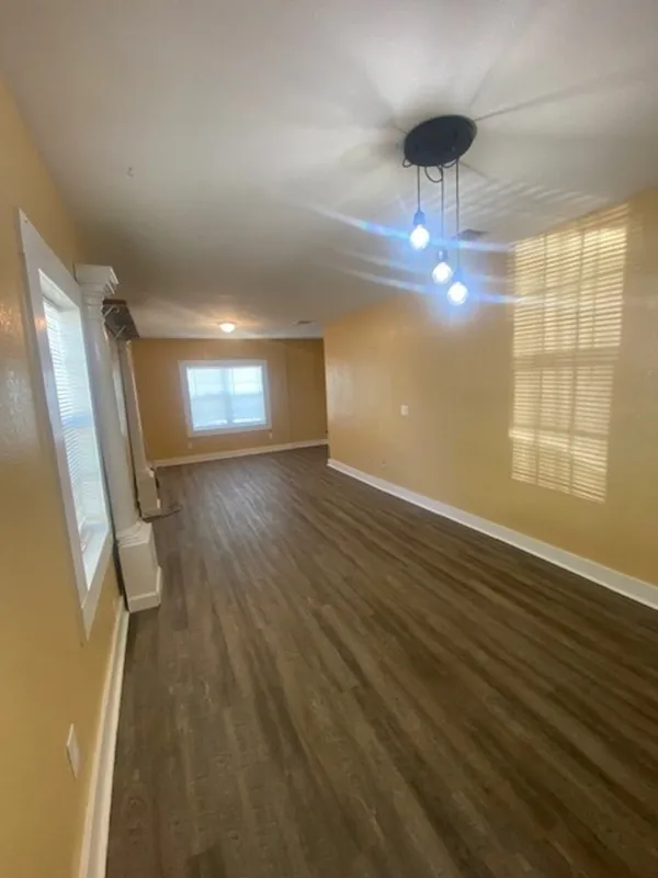 214 S Hackberry Avenue Luling, TX 78648