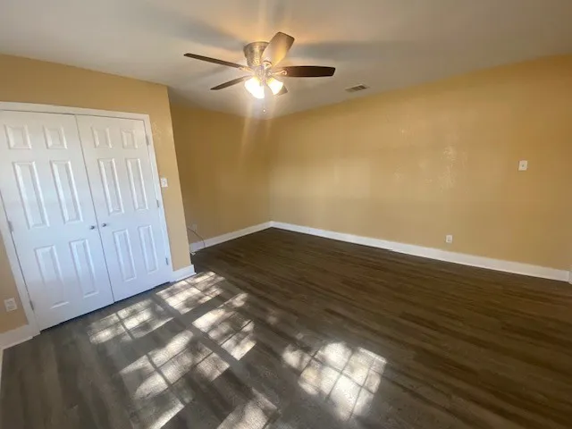 214 S Hackberry Avenue Luling, TX 78648