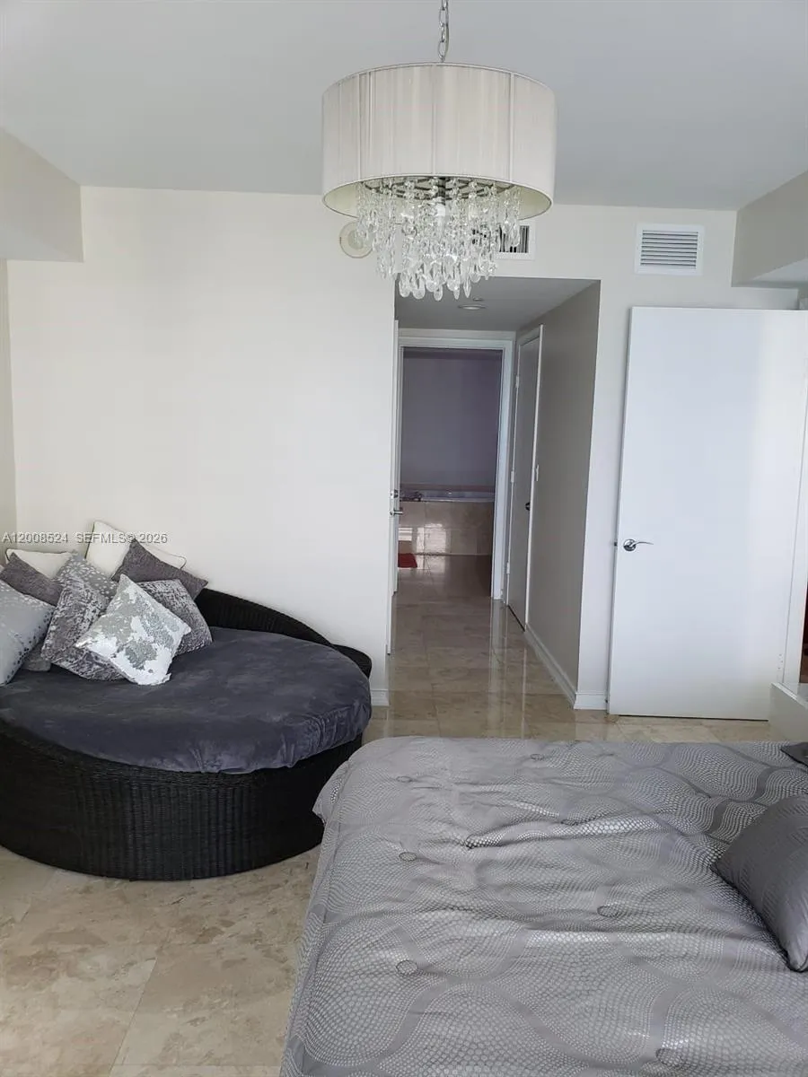 1830 S OCEAN DR #3910 Hallandale Beach, FL 33009