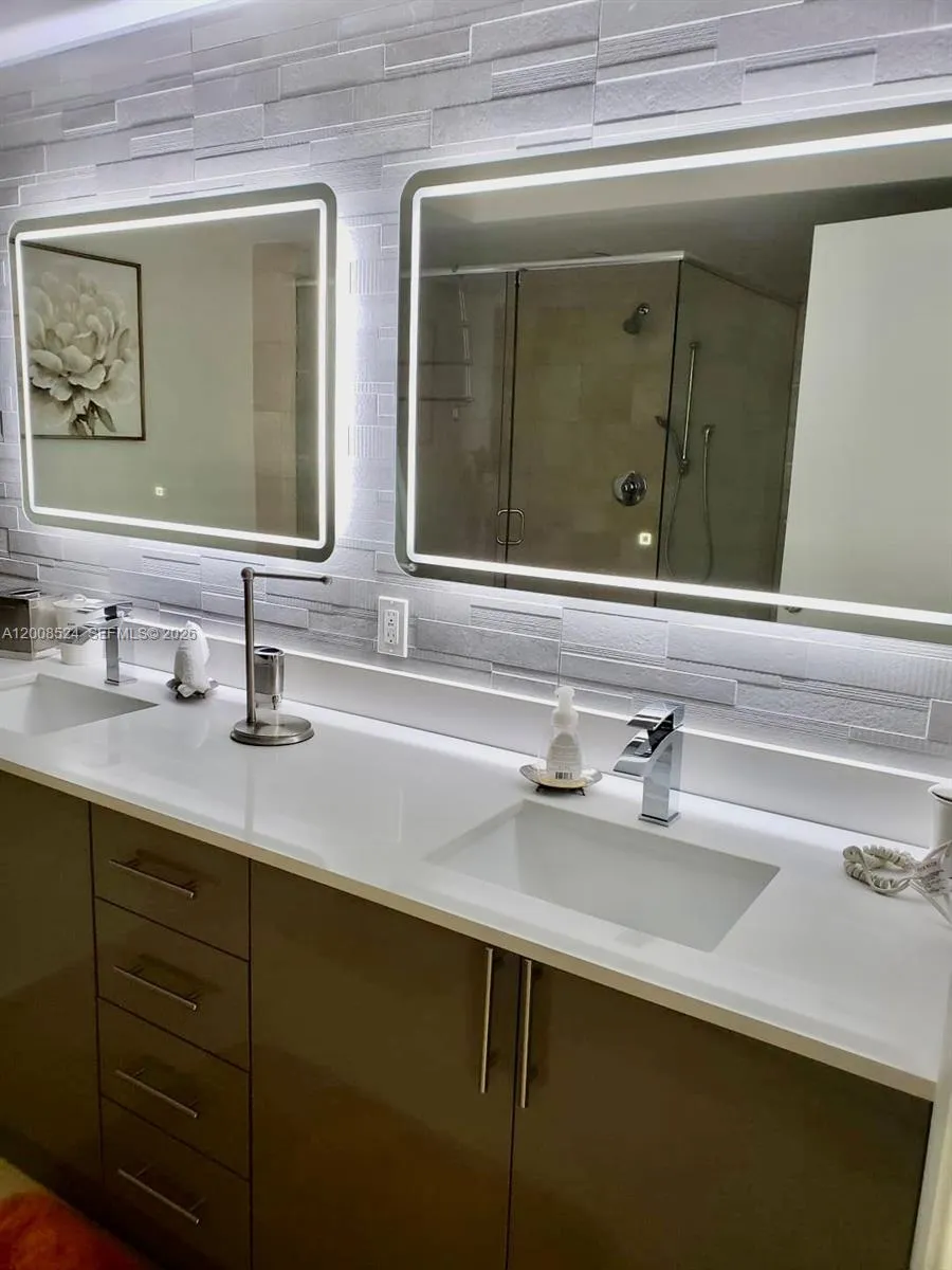1830 S OCEAN DR #3910 Hallandale Beach, FL 33009