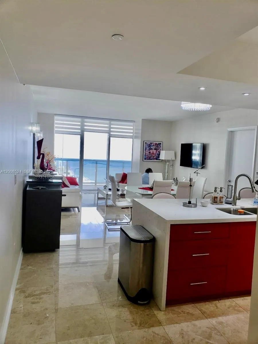 1830 S OCEAN DR #3910 Hallandale Beach, FL 33009